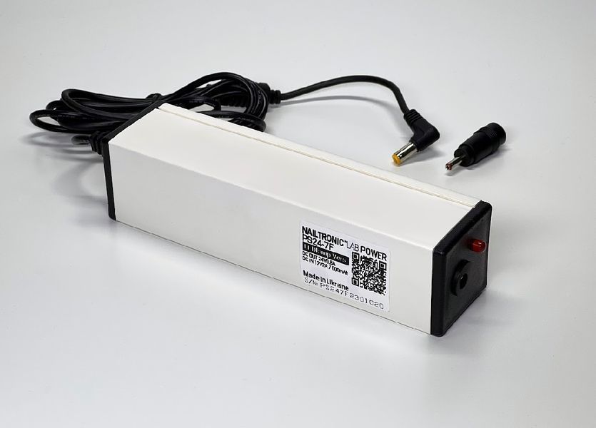 Повербанк Power station PS24-3F для маникюрных UV/LED ламп 24В 1.2А, блок питания портативный 001836 фото